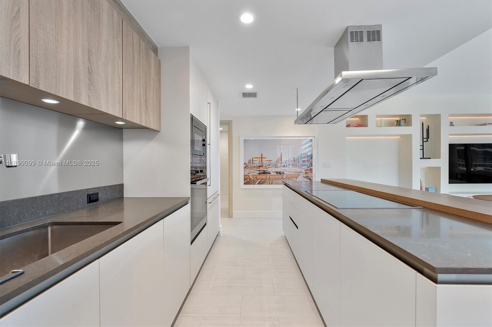 1000 Brickell Plz #2102, Miami FL 33131