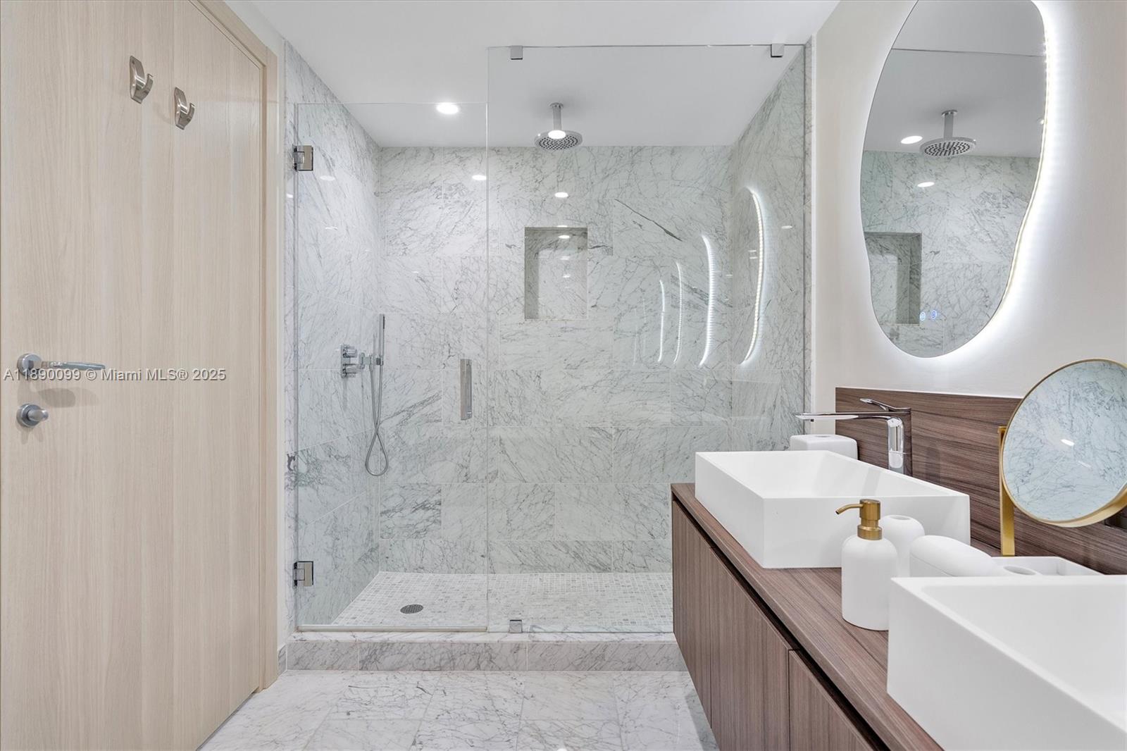 1000 Brickell Plz #2102, Miami FL 33131