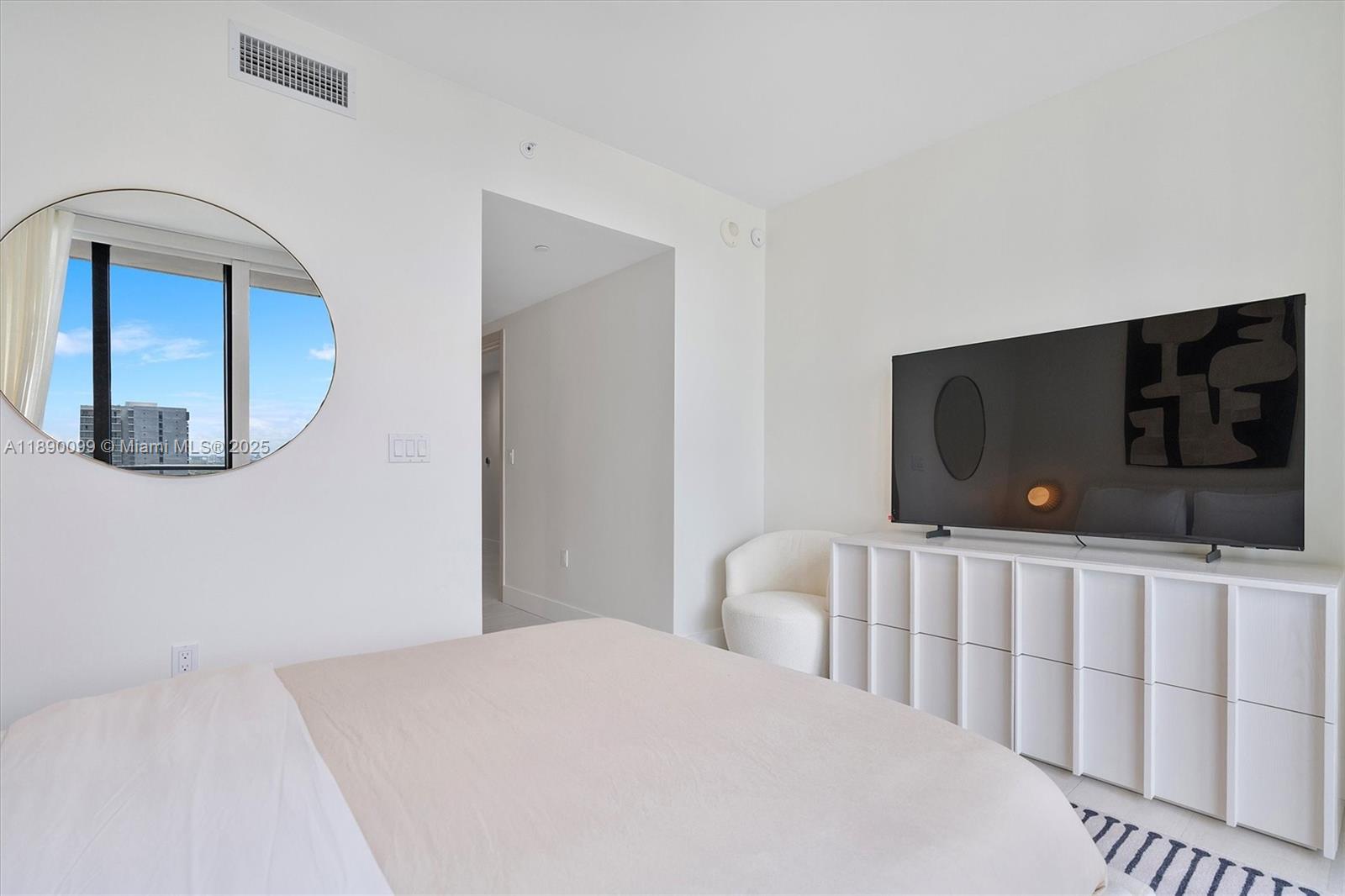 1000 Brickell Plz #2102, Miami FL 33131