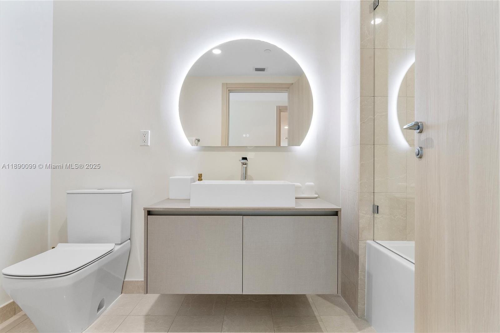 1000 Brickell Plz #2102, Miami FL 33131