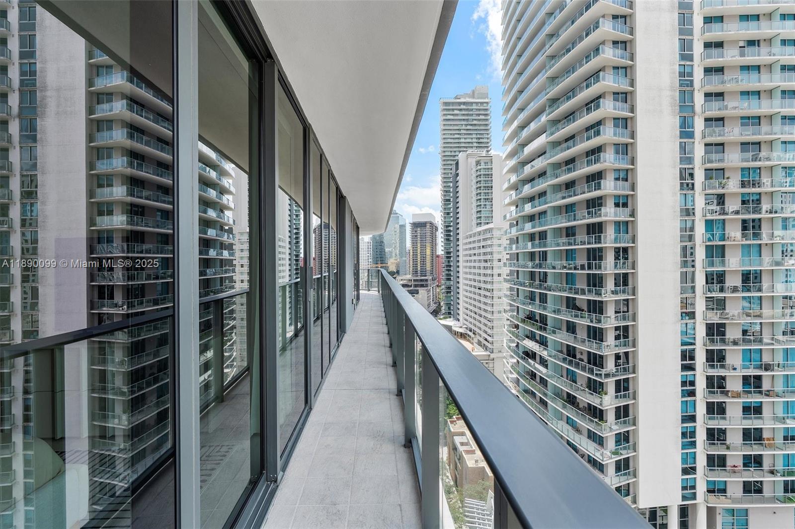 1000 Brickell Plz #2102, Miami FL 33131