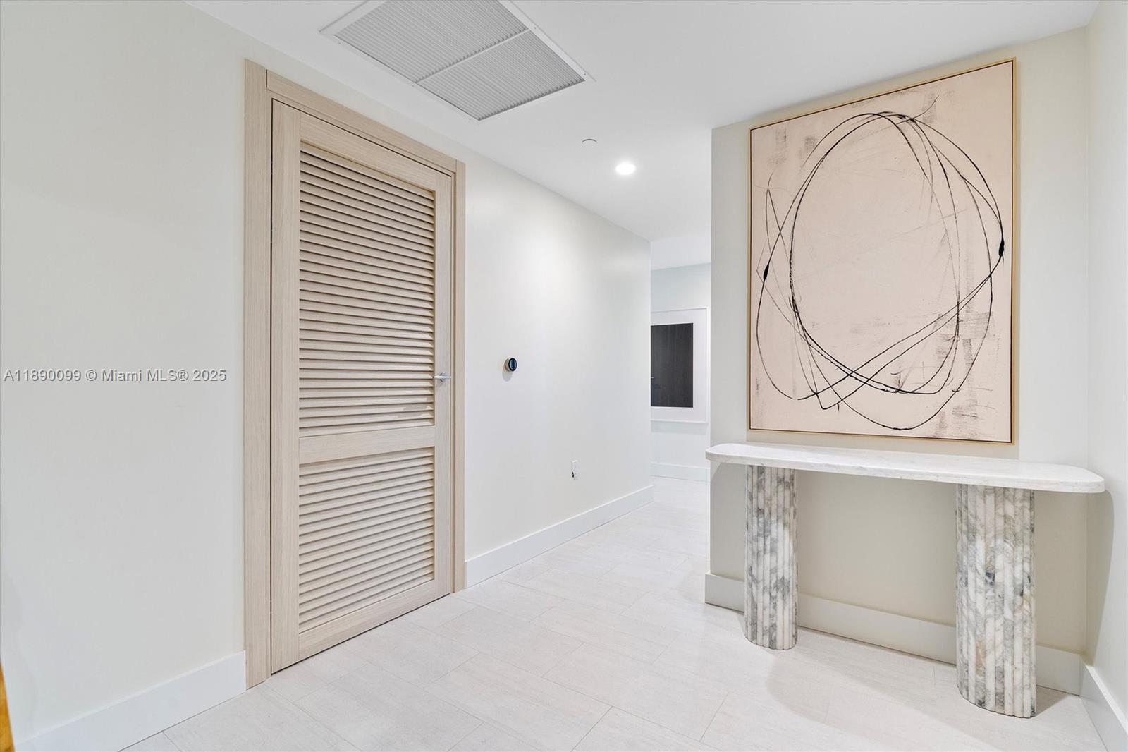 1000 Brickell Plz #2102, Miami FL 33131