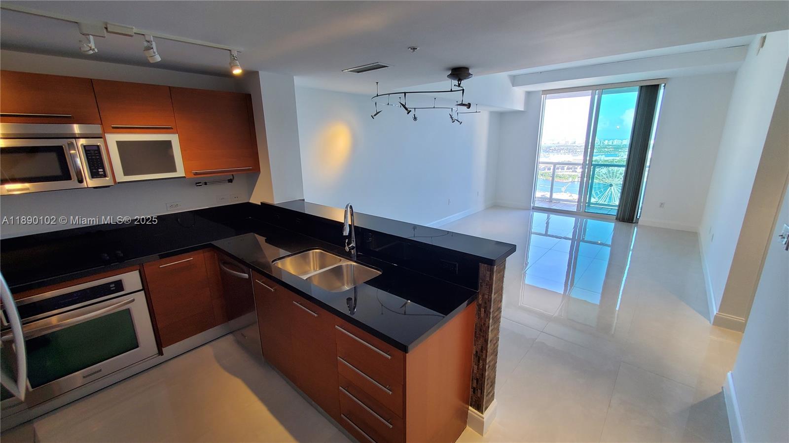 253 NE 2nd St #2709, Miami FL 33132