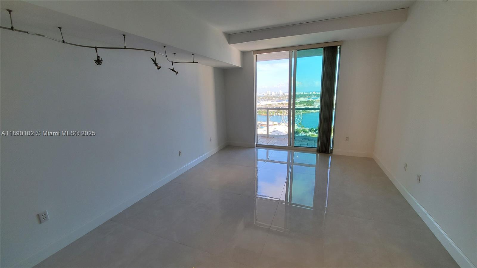 253 NE 2nd St #2709, Miami FL 33132