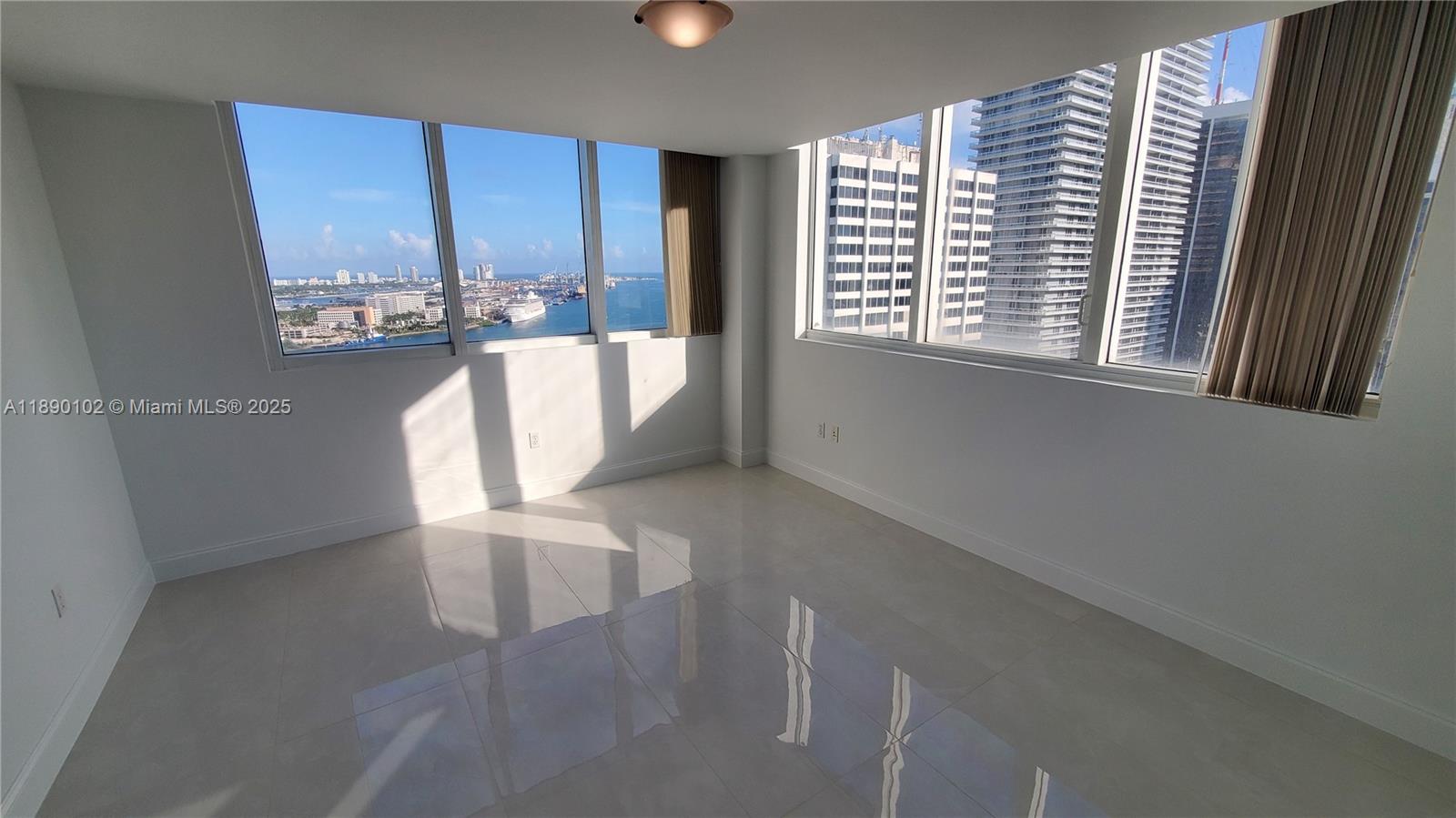 253 NE 2nd St #2709, Miami FL 33132