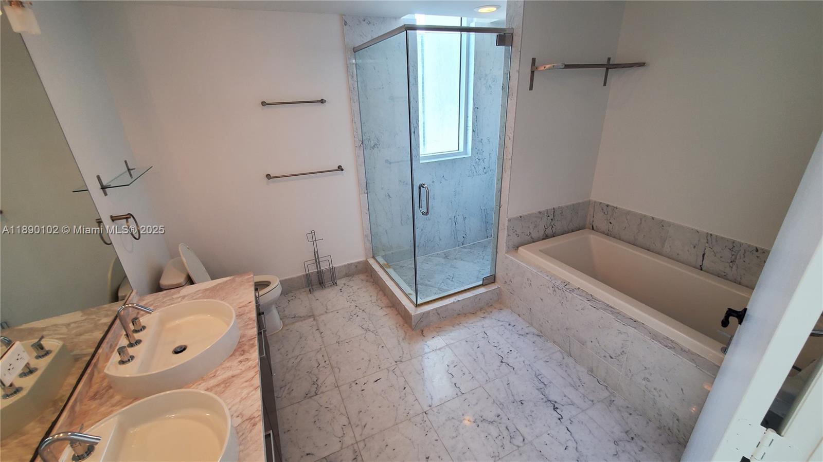 253 NE 2nd St #2709, Miami FL 33132