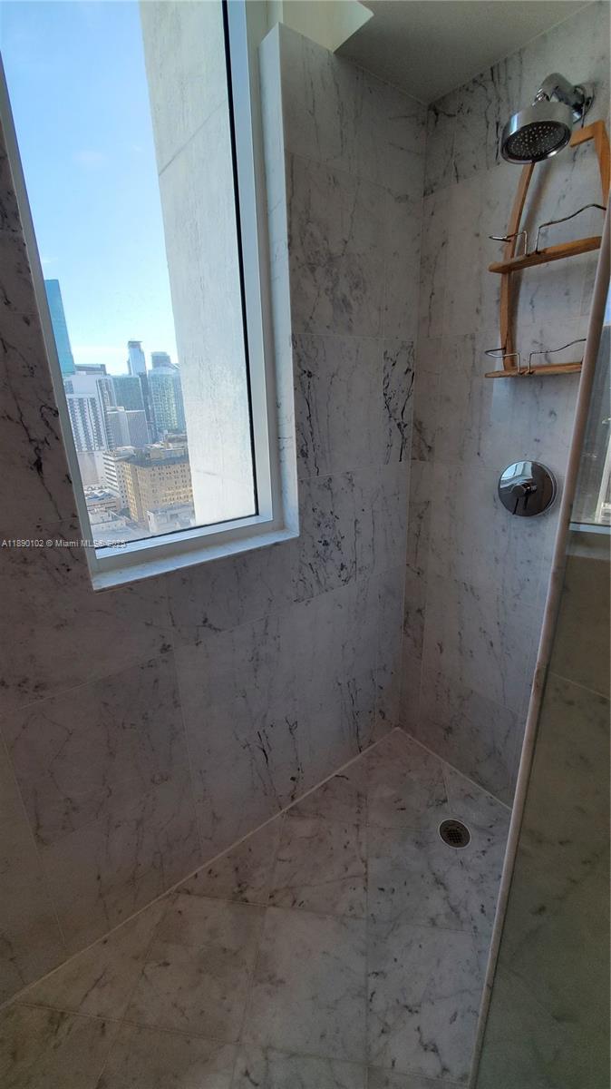 253 NE 2nd St #2709, Miami FL 33132