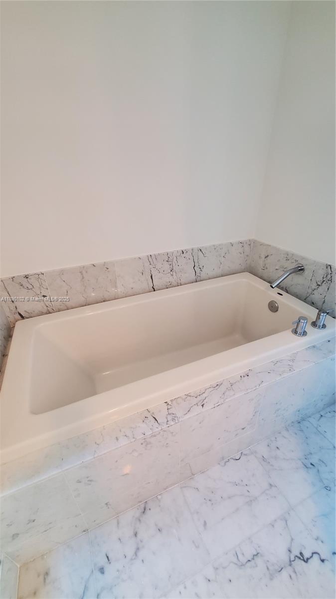 253 NE 2nd St #2709, Miami FL 33132
