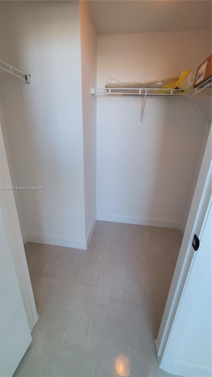 253 NE 2nd St #2709, Miami FL 33132