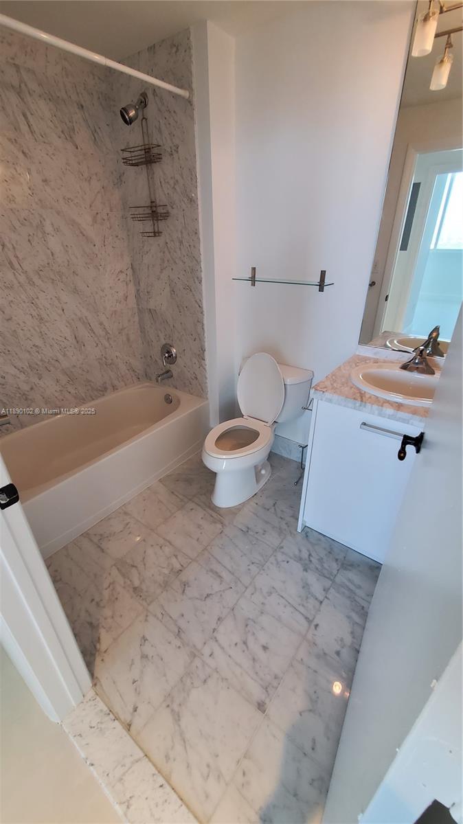 253 NE 2nd St #2709, Miami FL 33132