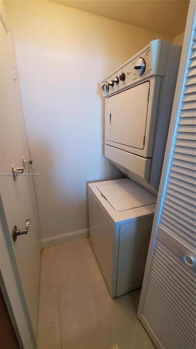 253 NE 2nd St #2709, Miami FL 33132