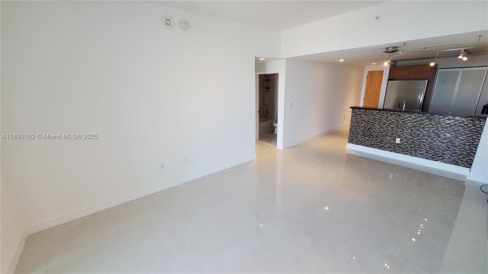 253 NE 2nd St #2709, Miami FL 33132