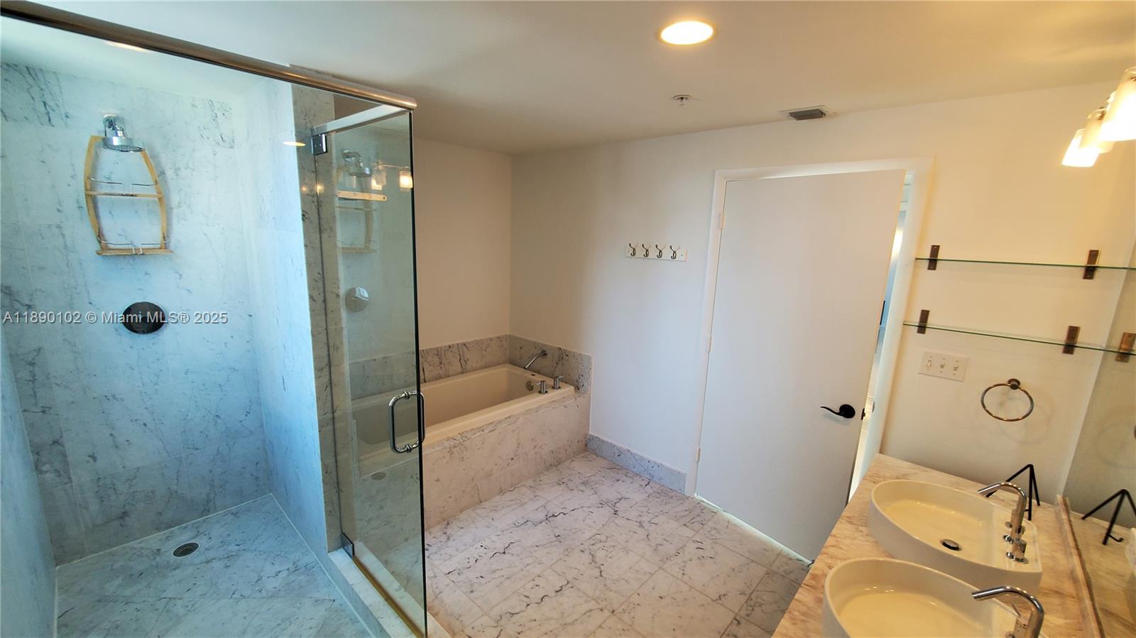 253 NE 2nd St #2709, Miami FL 33132