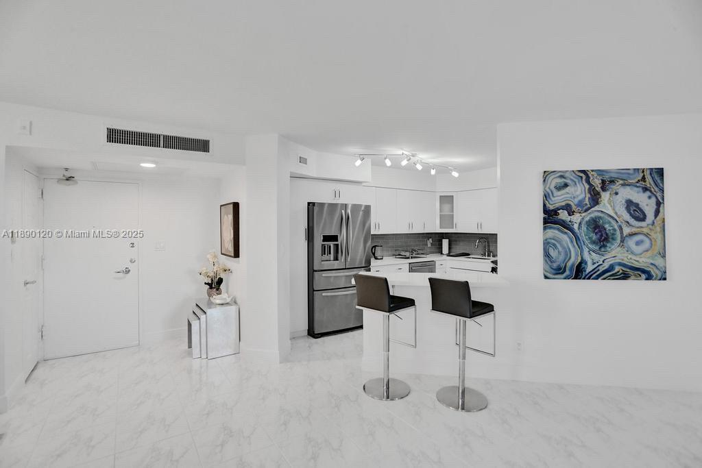 5161 Collins Ave #412, Miami Beach FL 33140