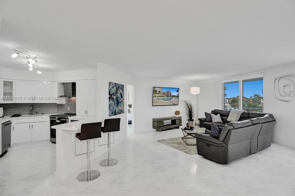 5161 Collins Ave #412, Miami Beach FL 33140