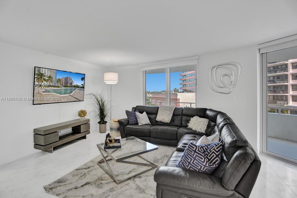 5161 Collins Ave #412, Miami Beach FL 33140