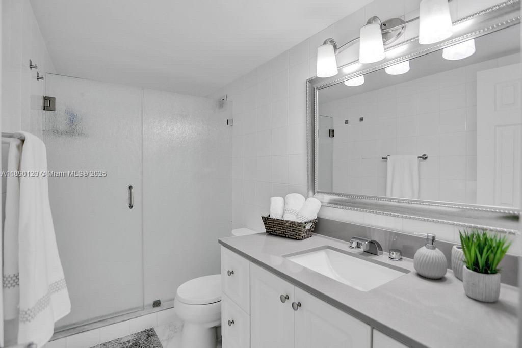 5161 Collins Ave #412, Miami Beach FL 33140
