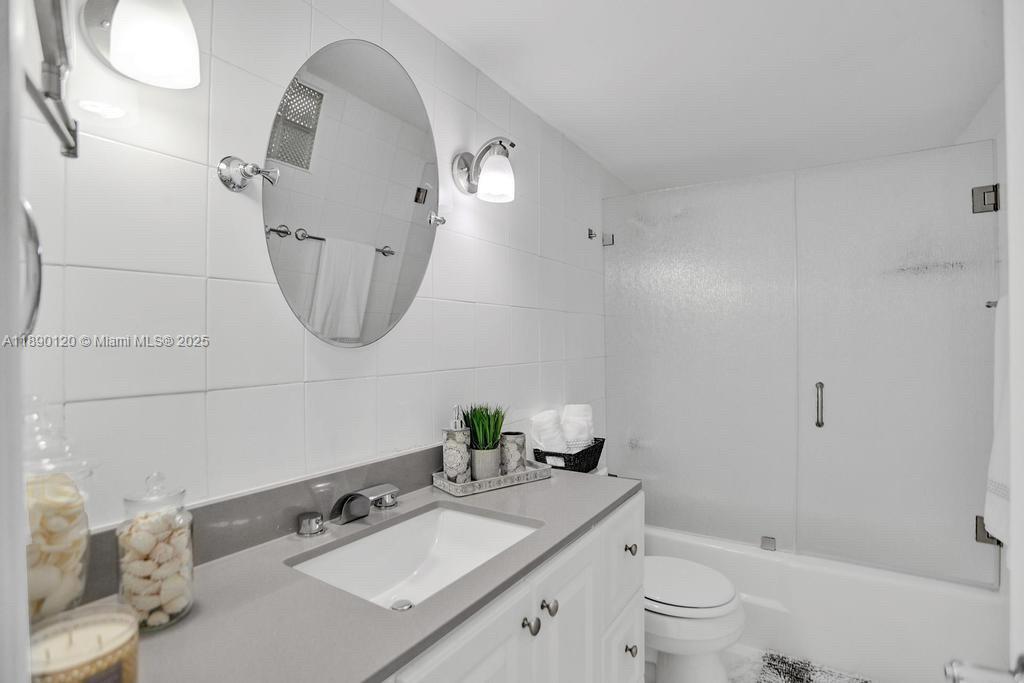 5161 Collins Ave #412, Miami Beach FL 33140