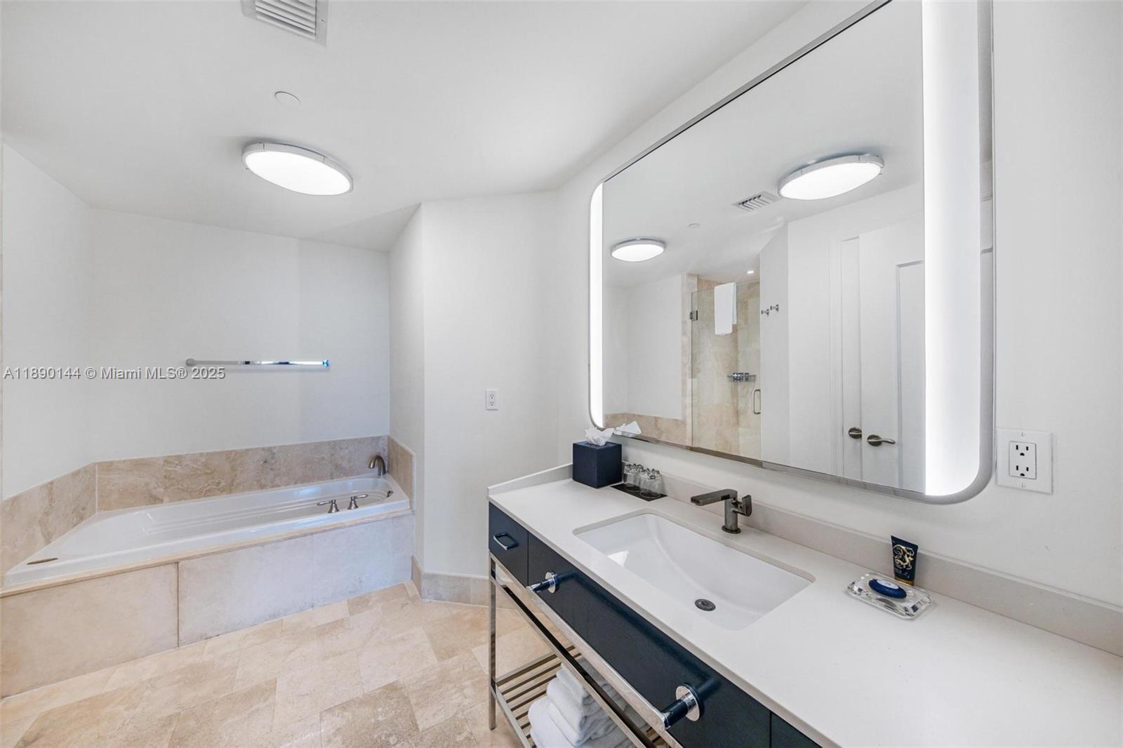 4401 Collins Ave #3312, Miami Beach FL 33140
