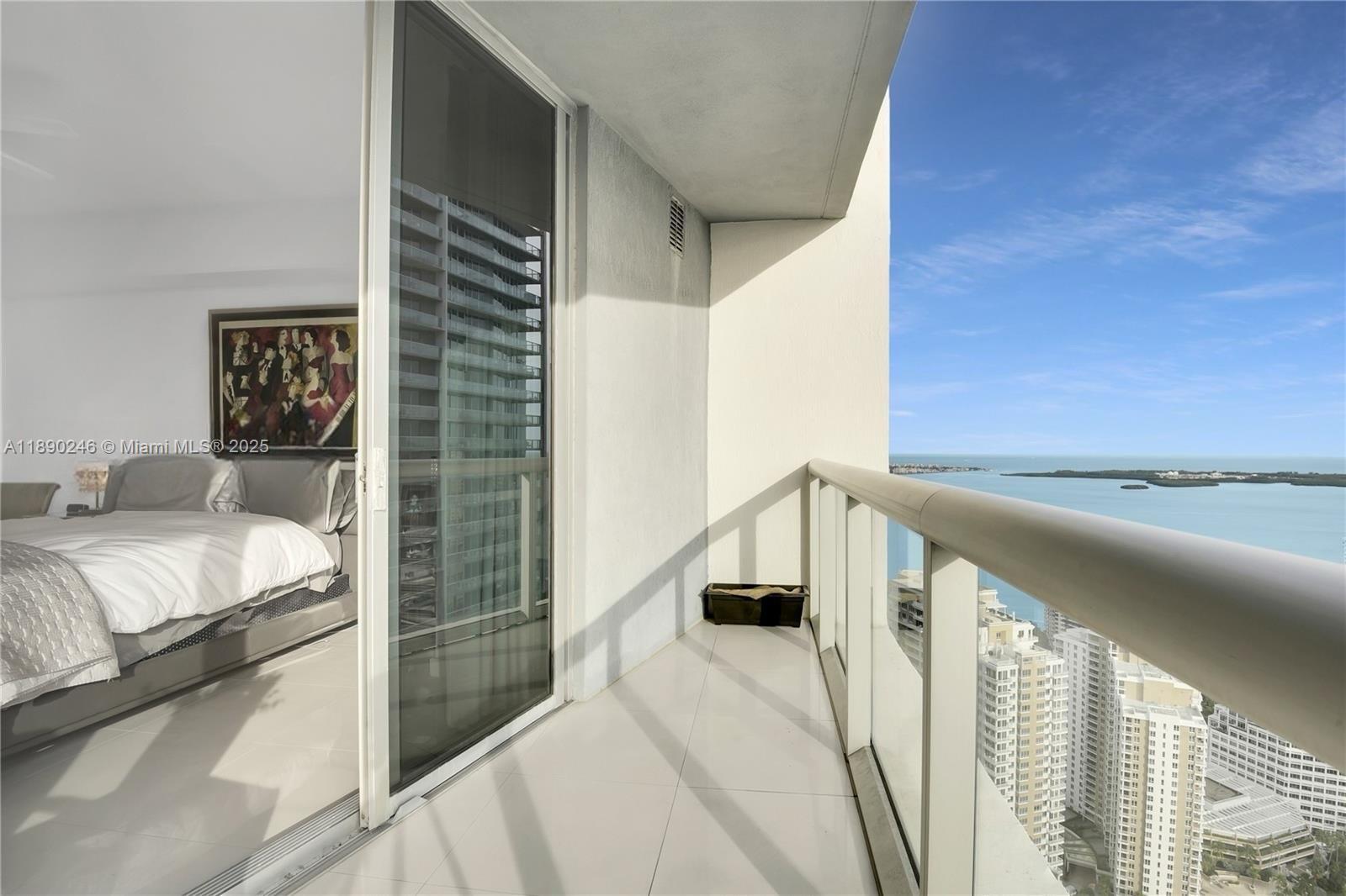 475 Brickell Ave #4711, Miami FL 33131