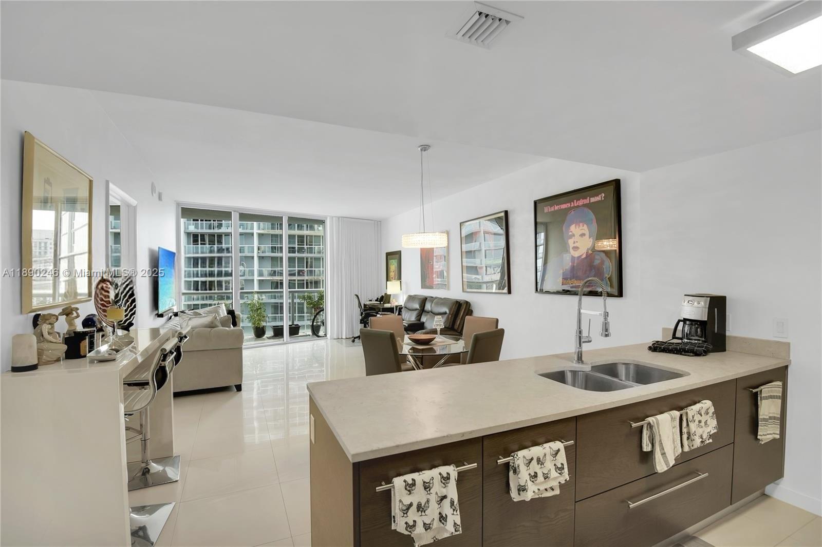 475 Brickell Ave #4711, Miami FL 33131
