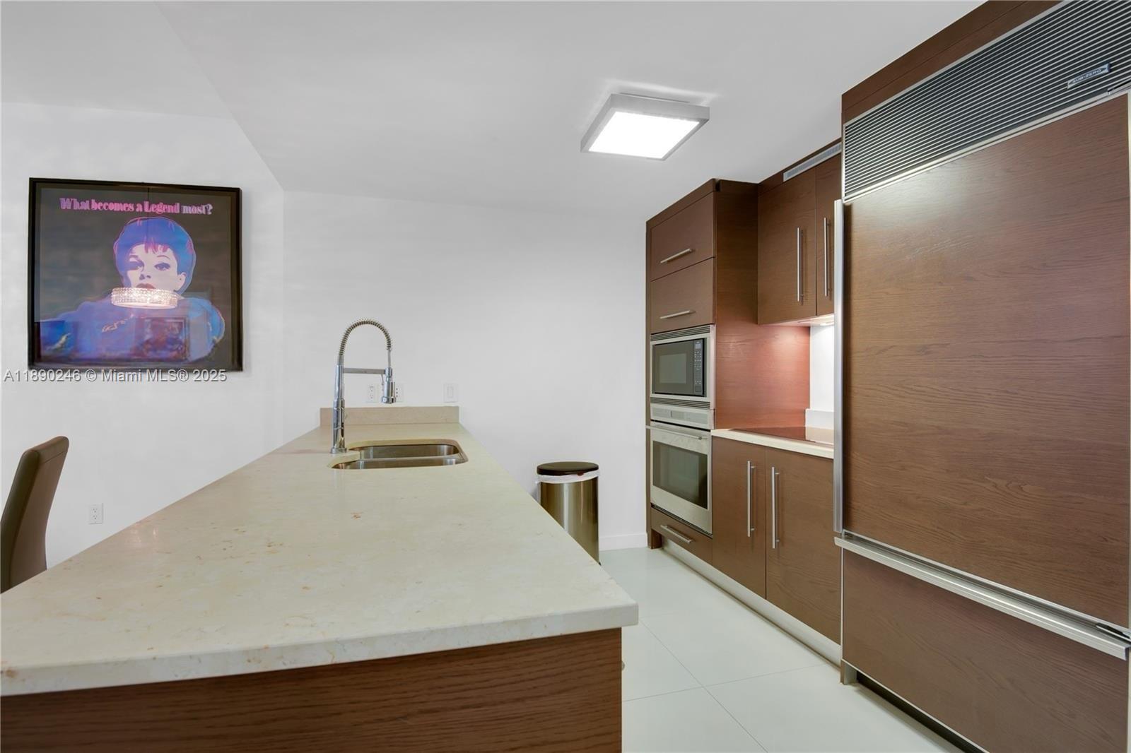 475 Brickell Ave #4711, Miami FL 33131
