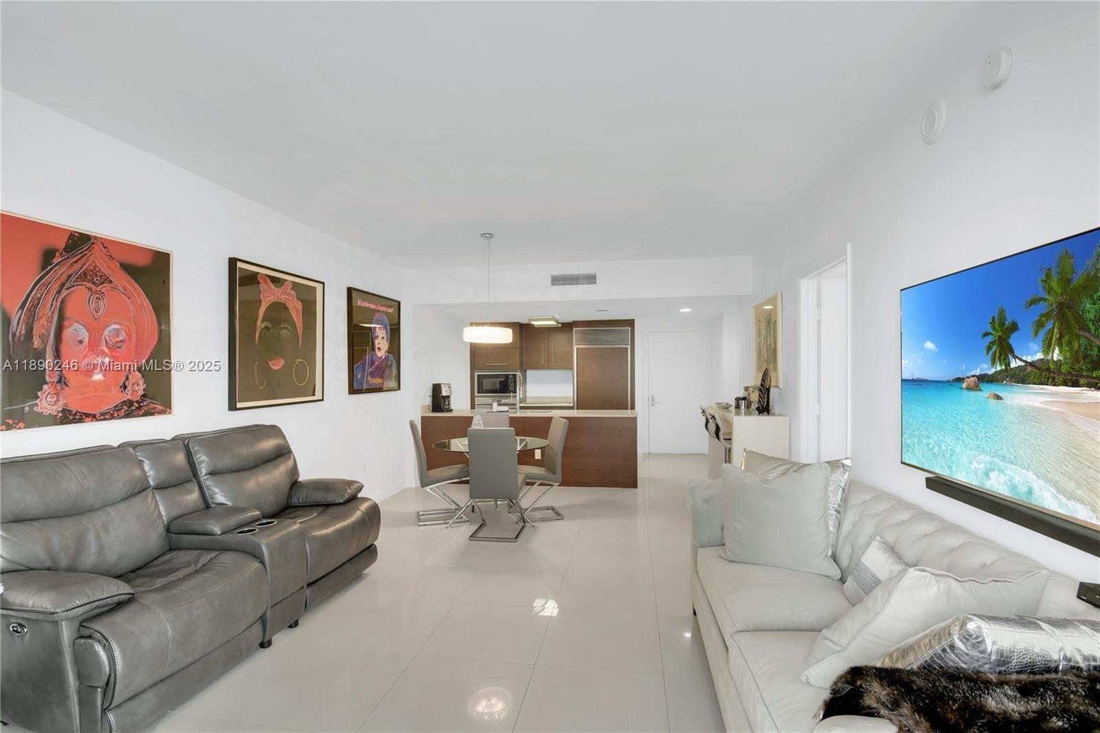 475 Brickell Ave #4711, Miami FL 33131