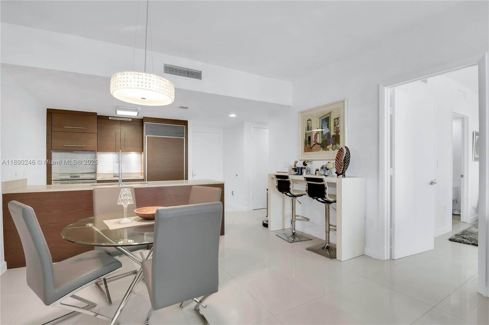 475 Brickell Ave #4711, Miami FL 33131