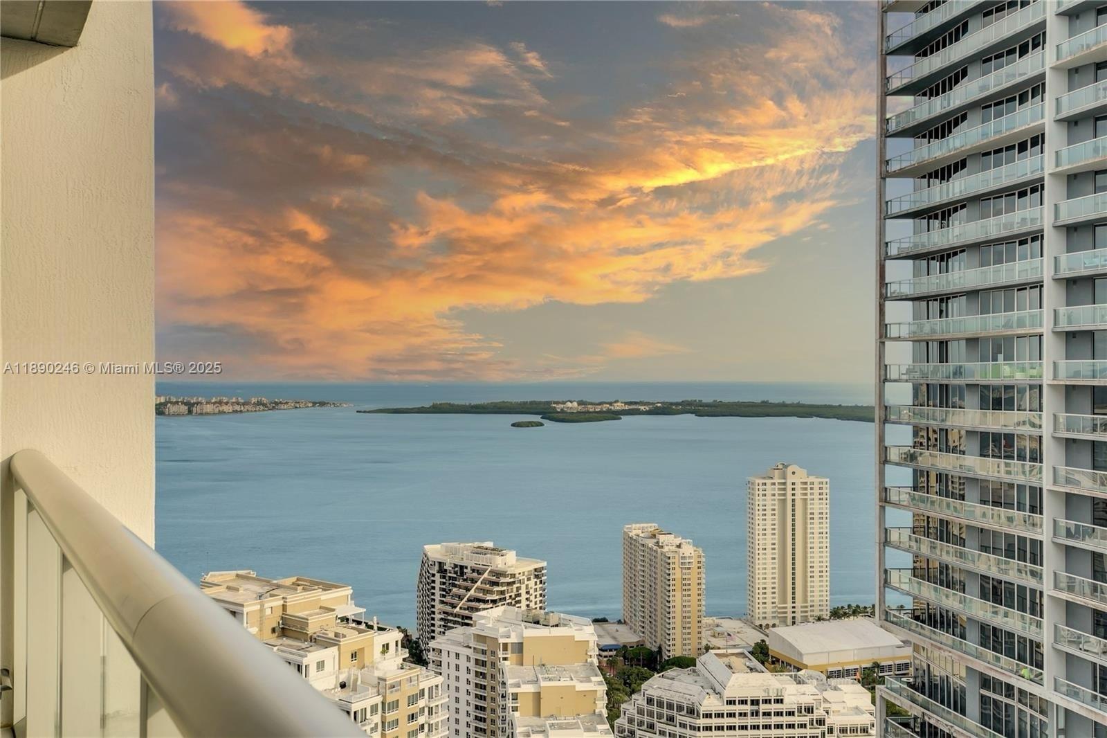 475 Brickell Ave #4711, Miami FL 33131