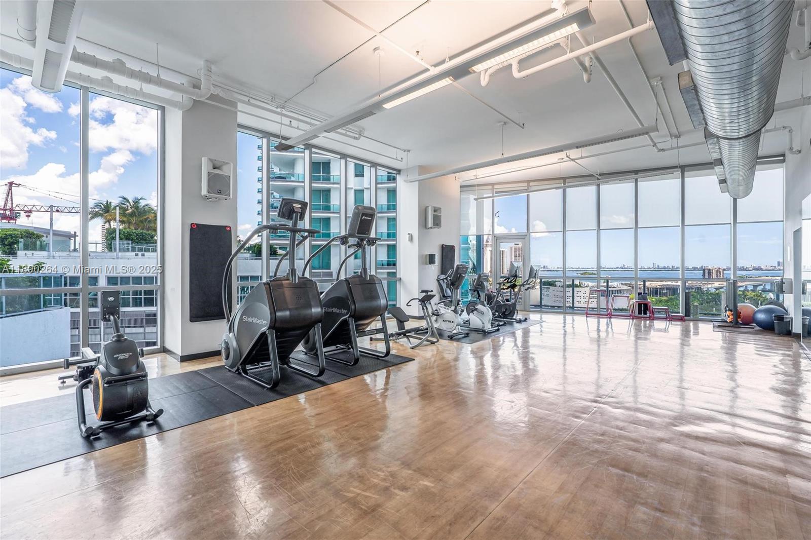 888 Biscayne Blvd #1210, Miami FL 33132