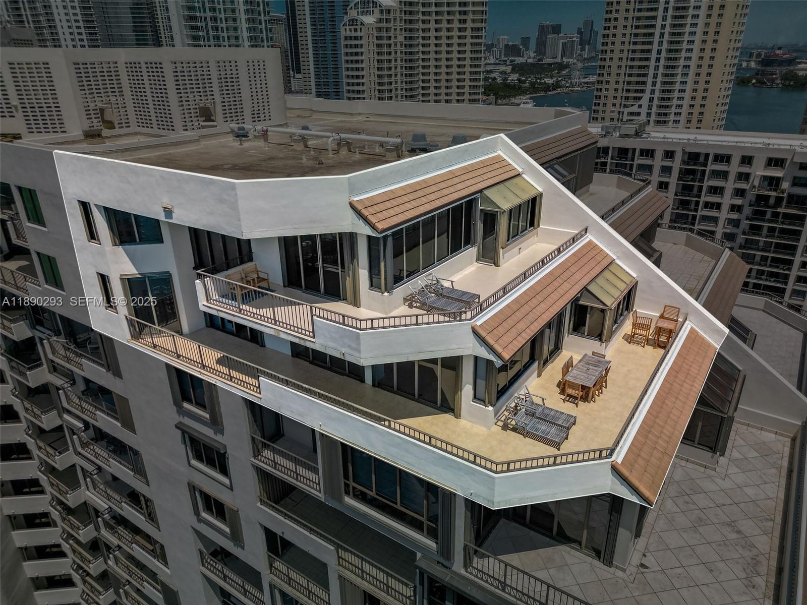 520 Brickell Key Dr #UPH-03, Miami FL 33131
