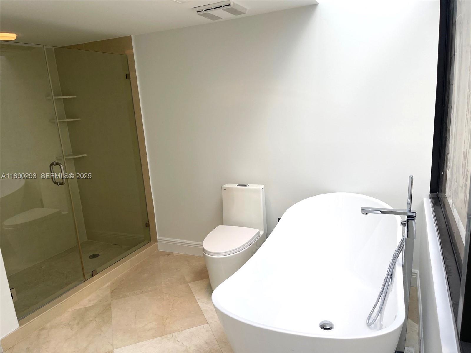 520 Brickell Key Dr #UPH-03, Miami FL 33131