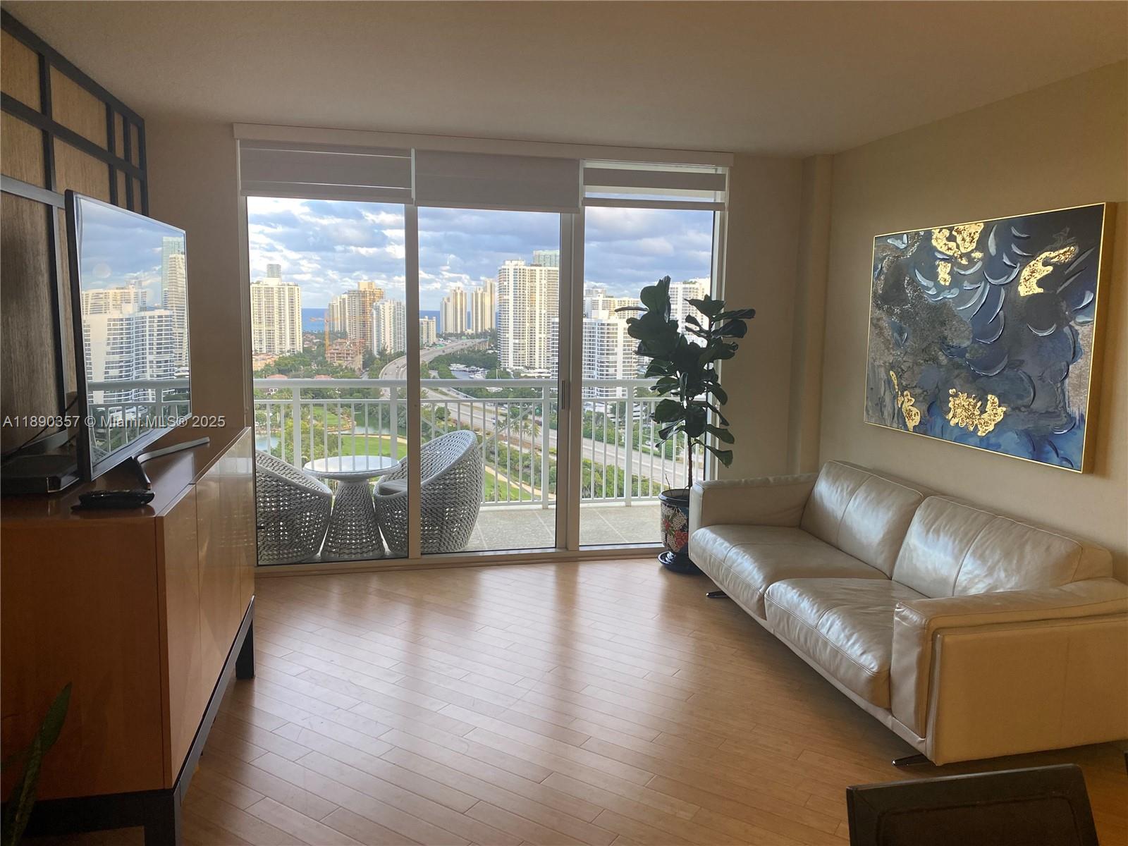 19501 W Country Club Dr #2515, Aventura FL 33180