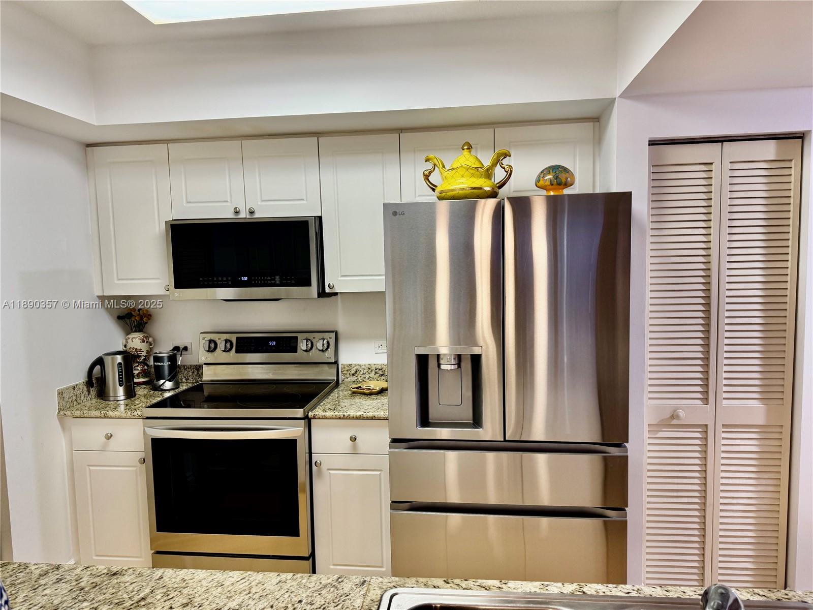 19501 W Country Club Dr #2515, Aventura FL 33180
