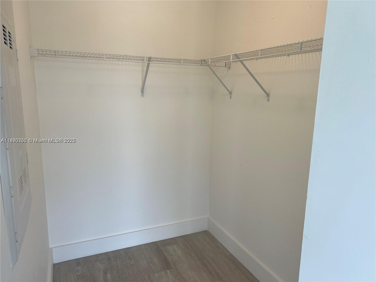 121 NE 34th St #1610, Miami FL 33137