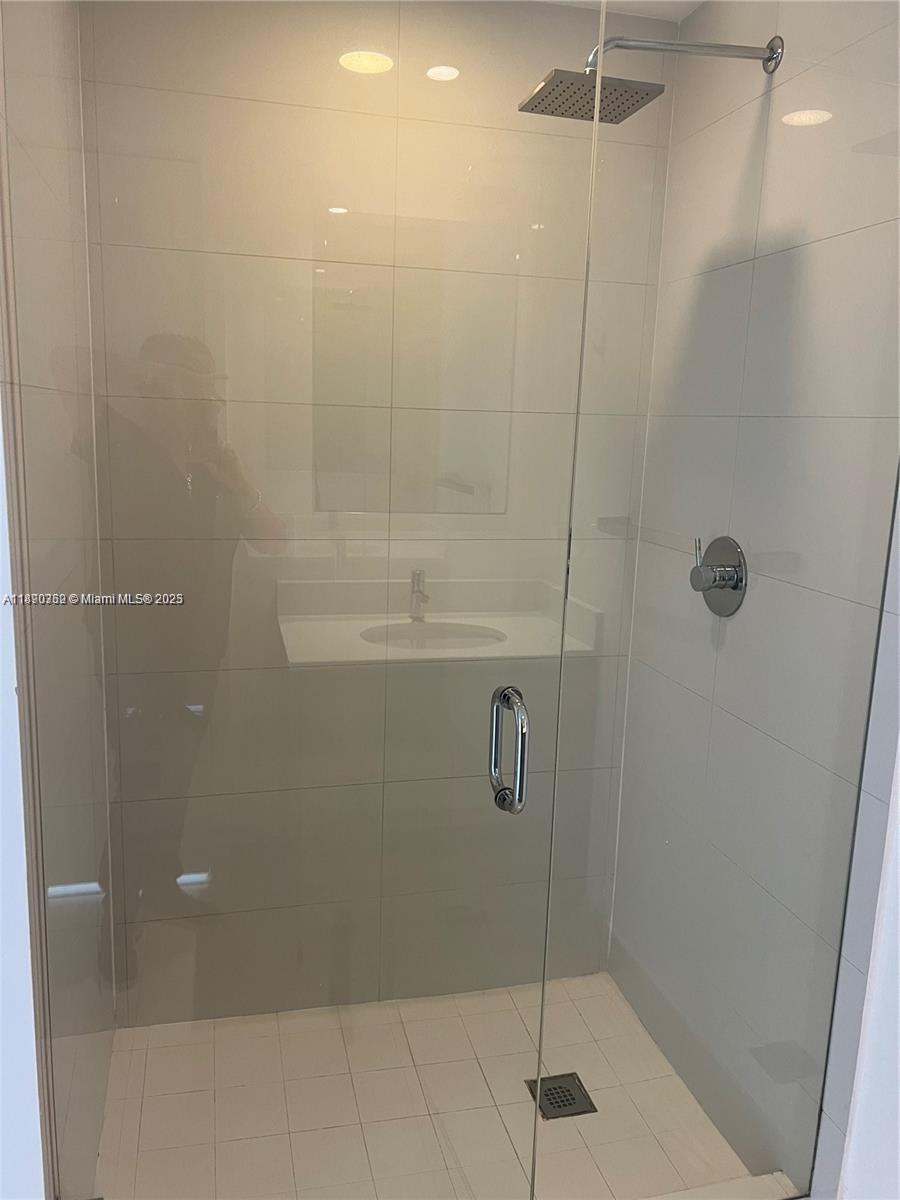 121 NE 34th St #1610, Miami FL 33137