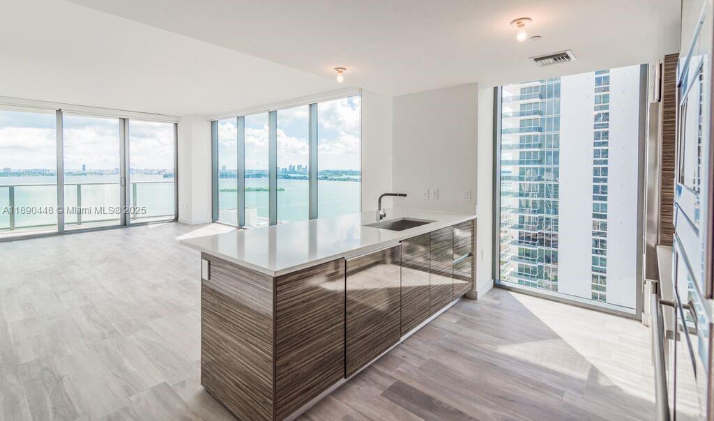 460 NE 28th St #2508, Miami FL 33137