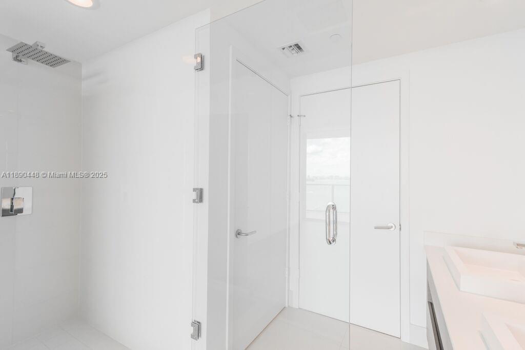 460 NE 28th St #2508, Miami FL 33137