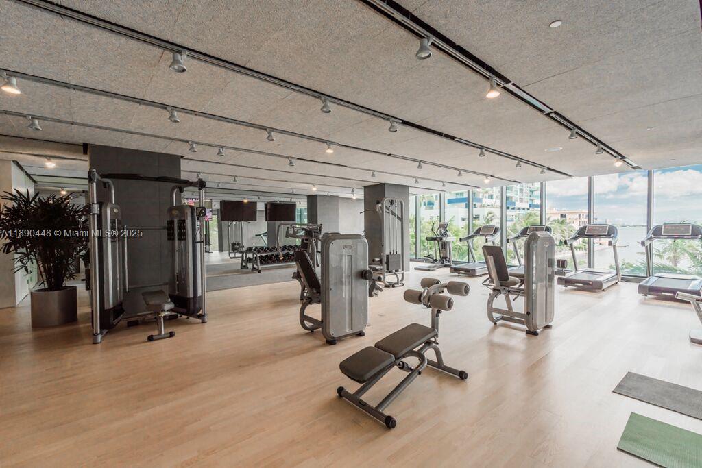 460 NE 28th St #2508, Miami FL 33137