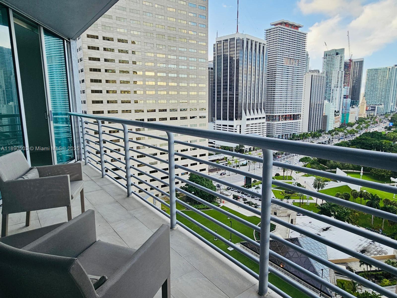 335 S Biscayne Blvd #2202, Miami FL 33131