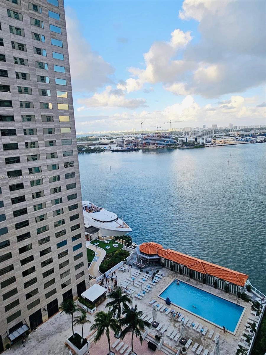 335 S Biscayne Blvd #2202, Miami FL 33131