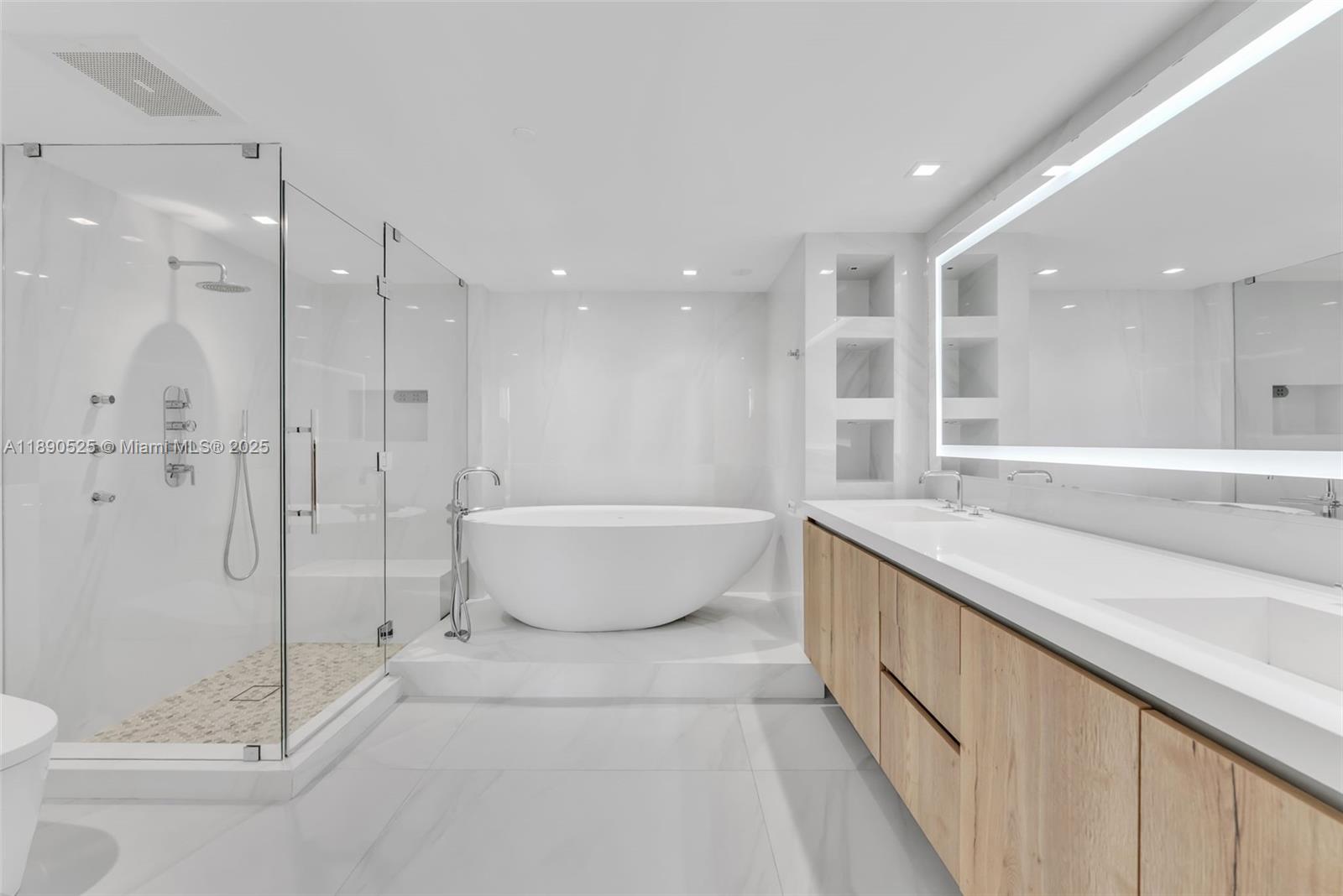 465 Brickell Ave #4201, Miami FL 33131