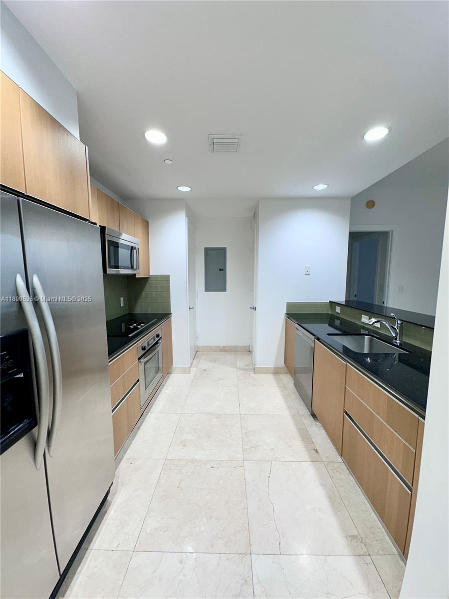1050 Brickell Ave #2202, Miami FL 33131