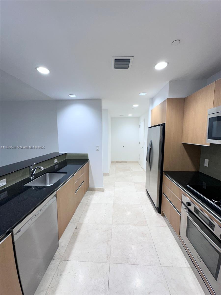 1050 Brickell Ave #2202, Miami FL 33131