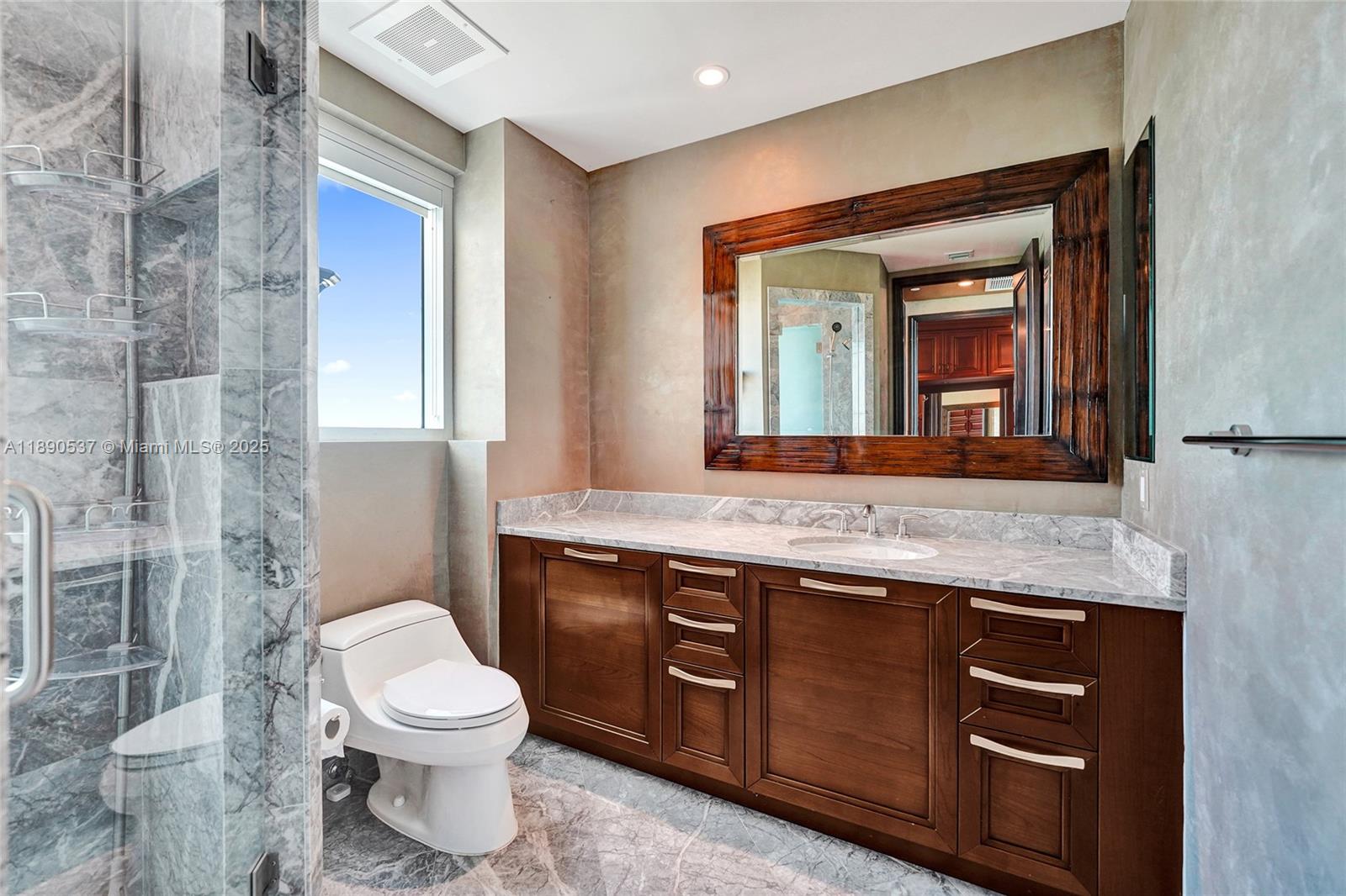 16047 Collins Ave #2101, Sunny Isles Beach FL 33160