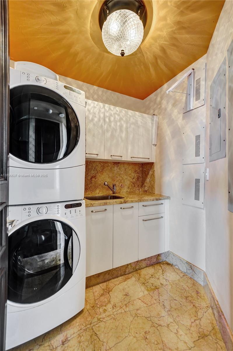 16047 Collins Ave #2101, Sunny Isles Beach FL 33160