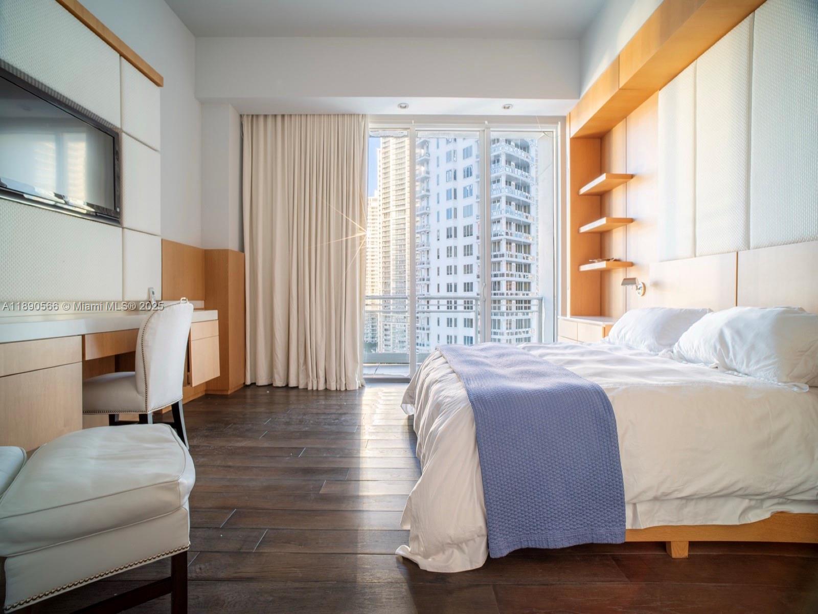 900 Brickell Key Blvd #2204, Miami FL 33131
