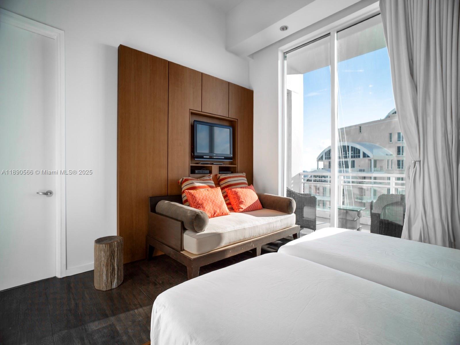 900 Brickell Key Blvd #2204, Miami FL 33131