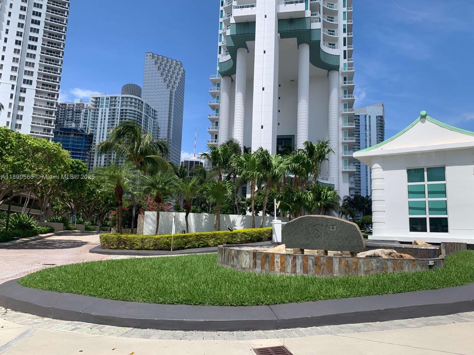 900 Brickell Key Blvd #2204, Miami FL 33131