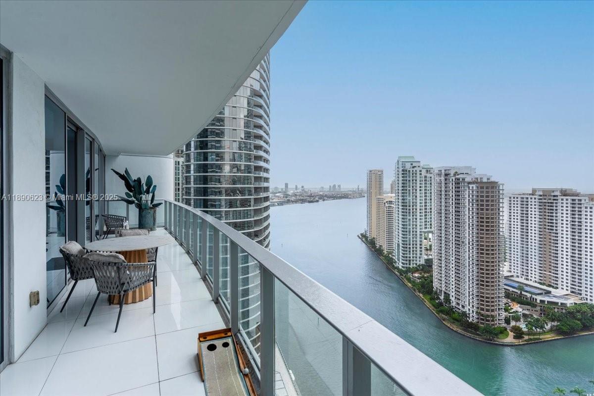 200 Biscayne Boulevard Way #3608, Miami FL 33131